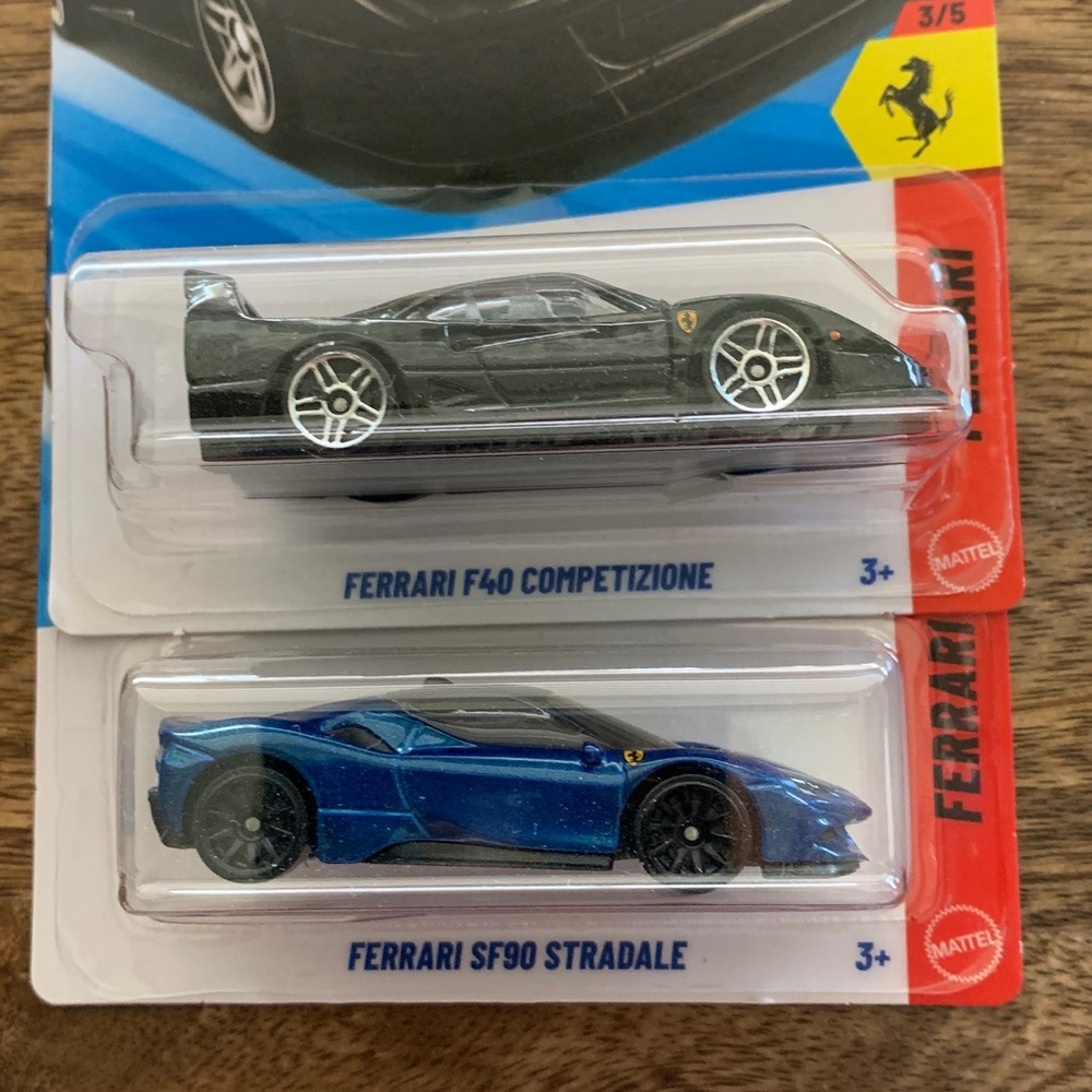 Ferrari SF90 Stradale & F40 Competizione Hot Wheels - Blue and Black
